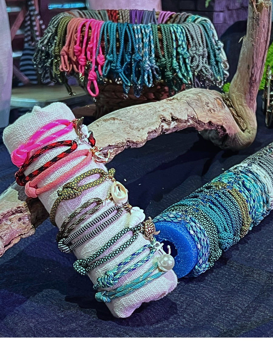 Bracelet Bar styled display detail